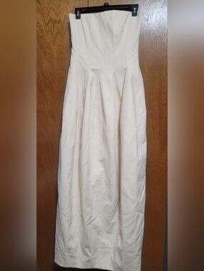 BCBGMaxAzria Solid Structured Strapless Cream Evening Gown Size 4